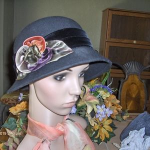 Toucan Ladies Hat